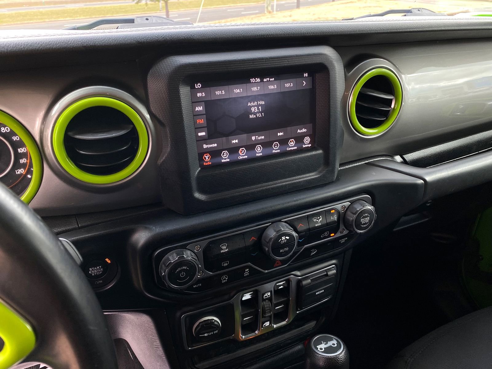 Used 2020 Jeep Wrangler Unlimited Sahara image 14