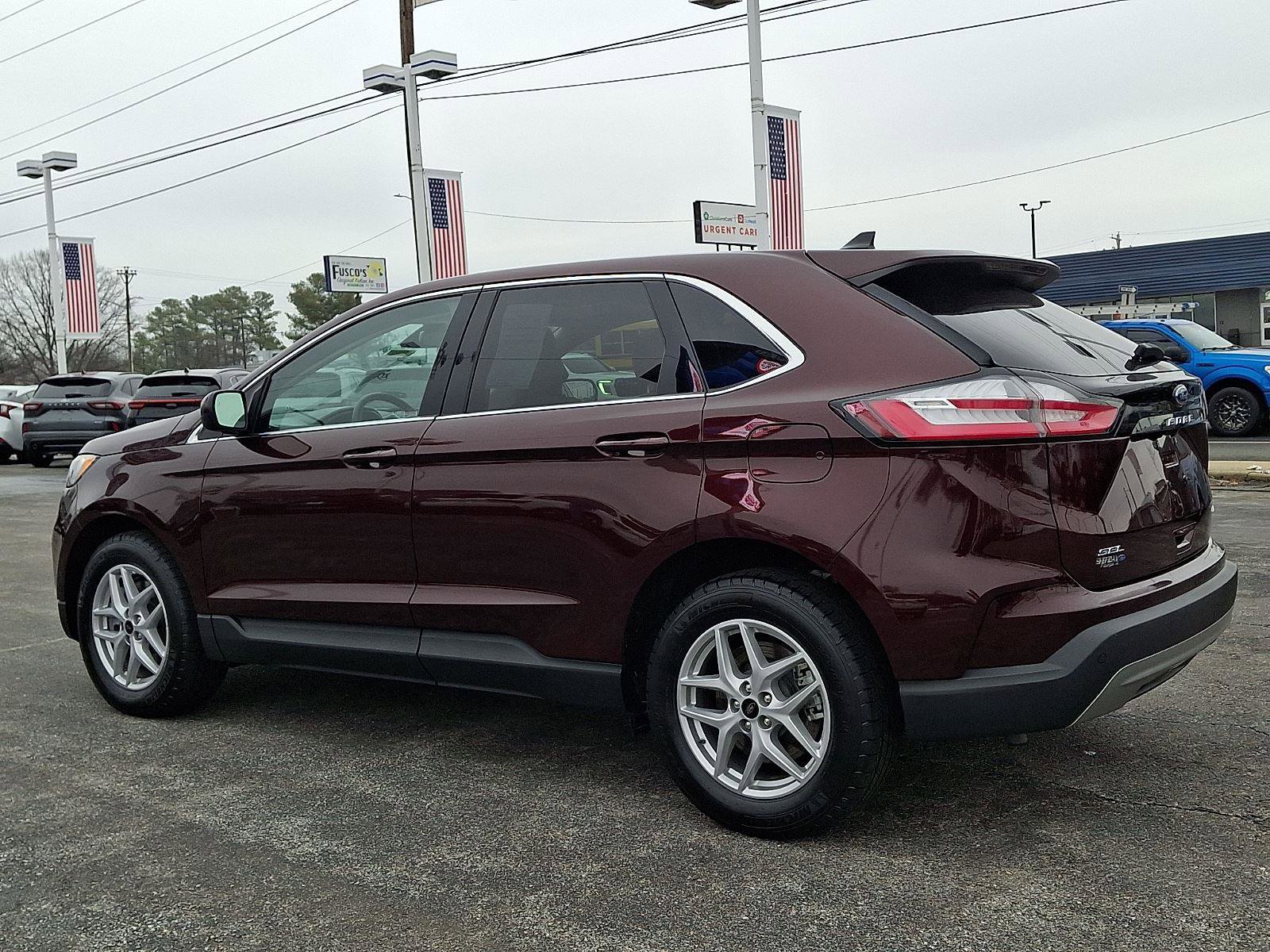 Certified 2023 Ford Edge SEL w/ Convenience Package AWD/4WD image 4