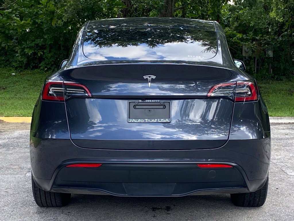 Used 2025 Tesla Model Y Long Range RWD image 10