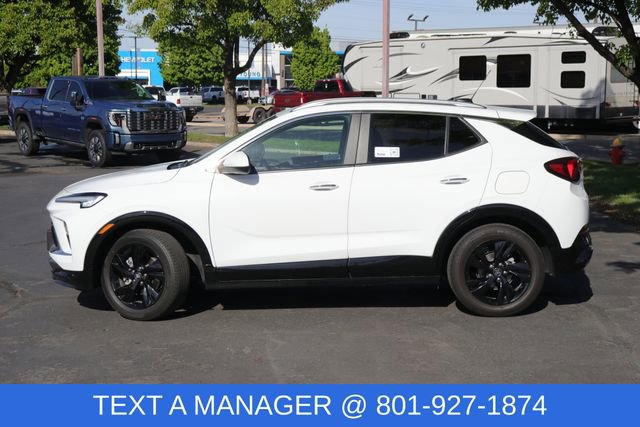 Used 2024 Buick Encore GX Sport Touring FWD image 3