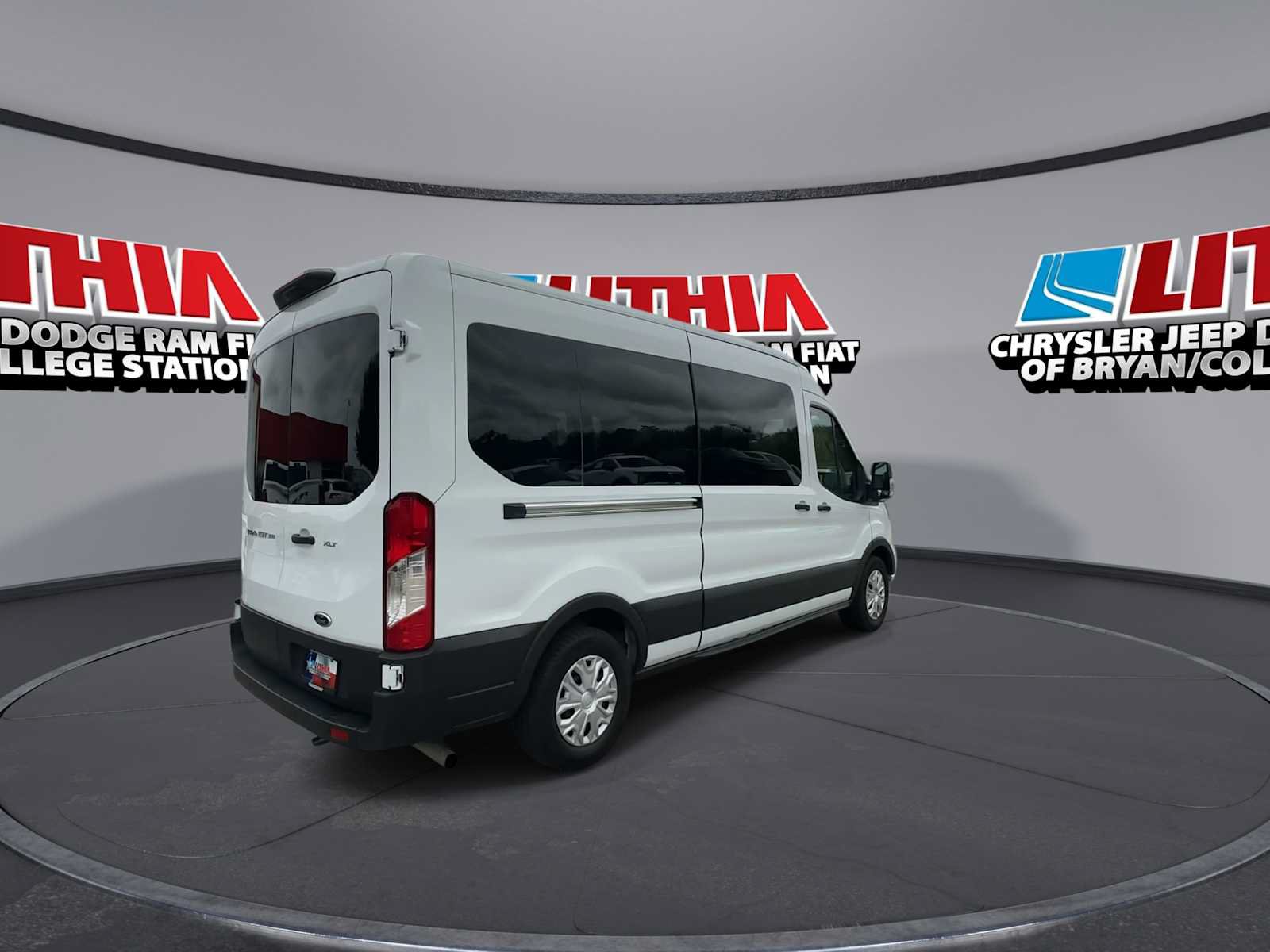 Used 2025 Ford Transit 350 XLT RWD image 8