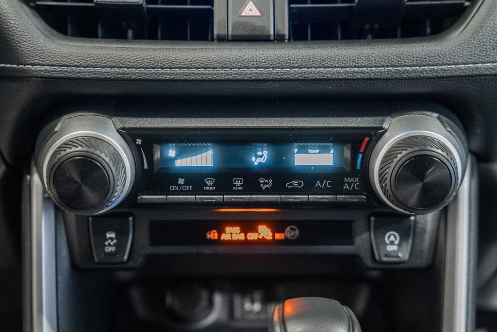 Used 2024 Toyota RAV4 LE image 21