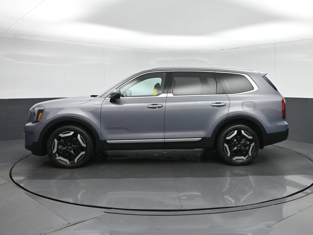 Used 2023 Kia Telluride S w/ S Sunroof Package FWD image 4