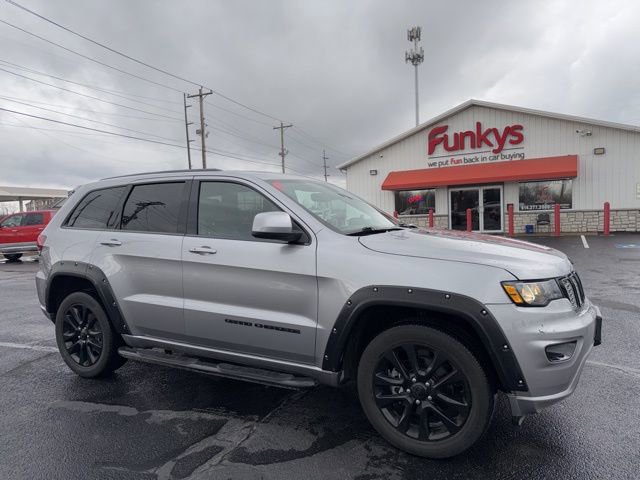 Used 2017 Jeep Grand Cherokee Altitude
