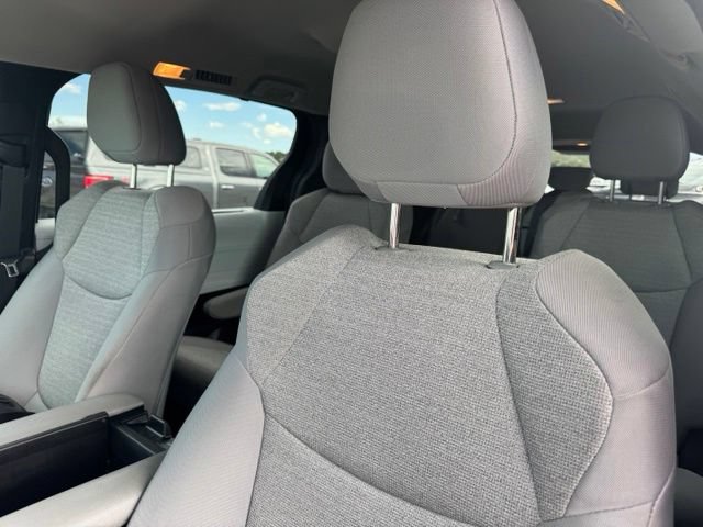 Used 2026 Toyota Sienna LE AWD/4WD image 13