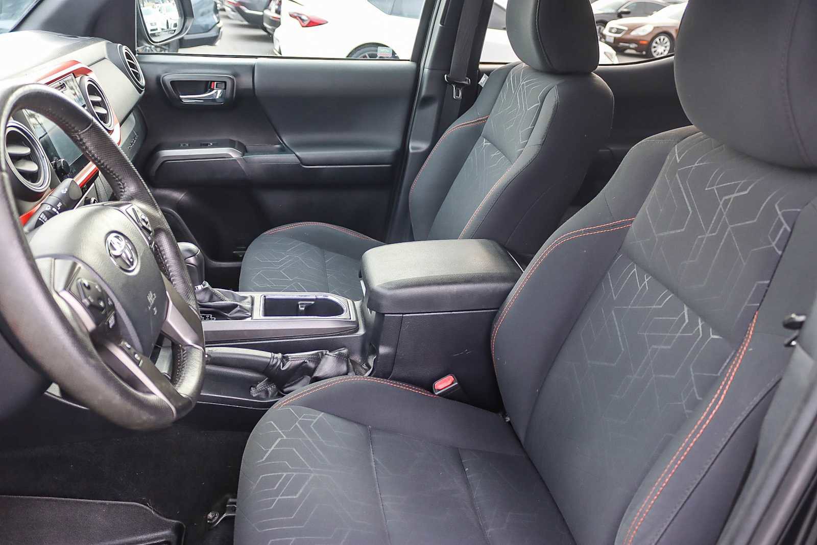 Used 2017 Toyota Tacoma TRD Sport image 16