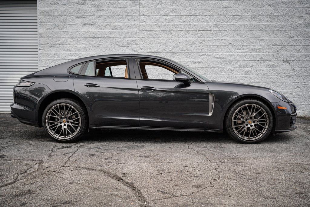 Used 2022 Porsche Panamera Platinum Edition image 17