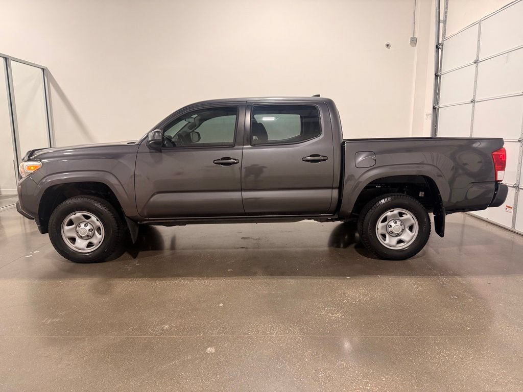Used 2017 Toyota Tacoma SR w/ SR Convenience Package RWD image 8