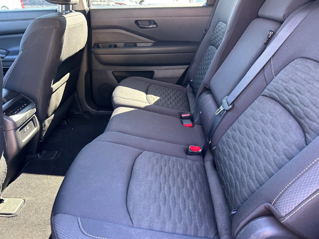 Used 2023 Nissan Pathfinder SV FWD image 15
