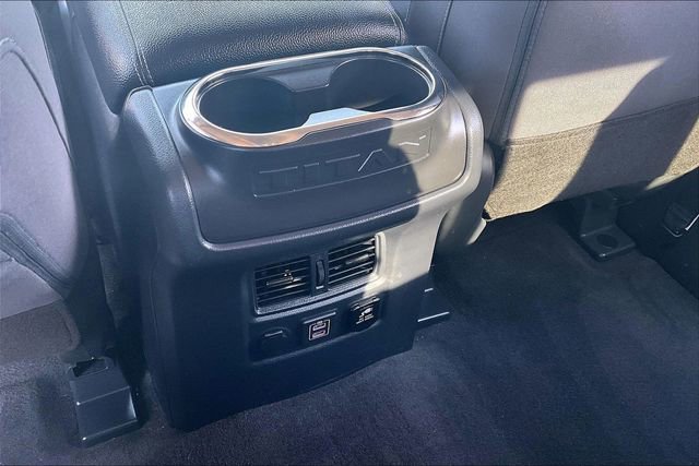 Used 2024 Nissan Titan SV w/ SV Convenience Package image 33