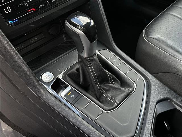 Used 2024 Volkswagen Tiguan SE image 16