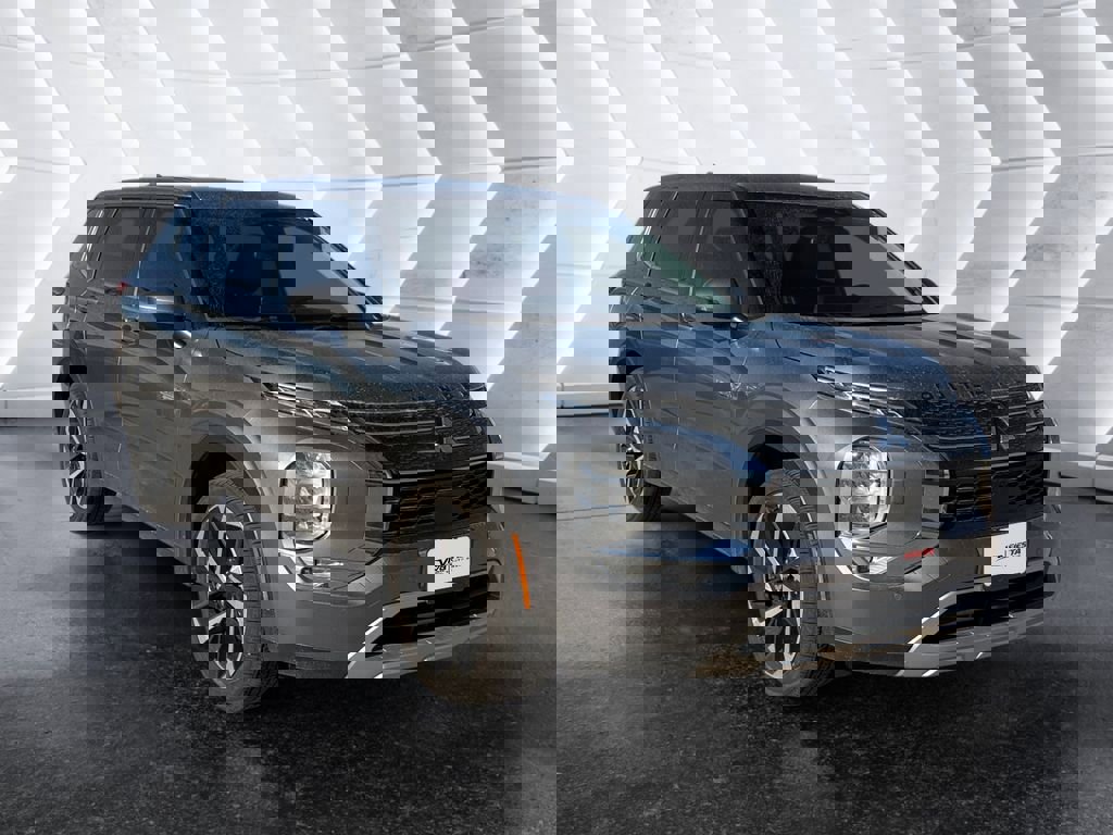 Used 2024 Mitsubishi Outlander SE