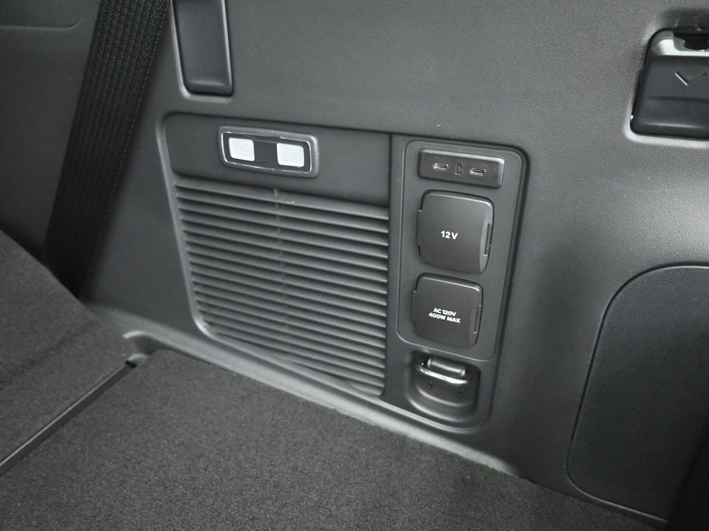 New 2025 Ford Expedition Active RWD image 23