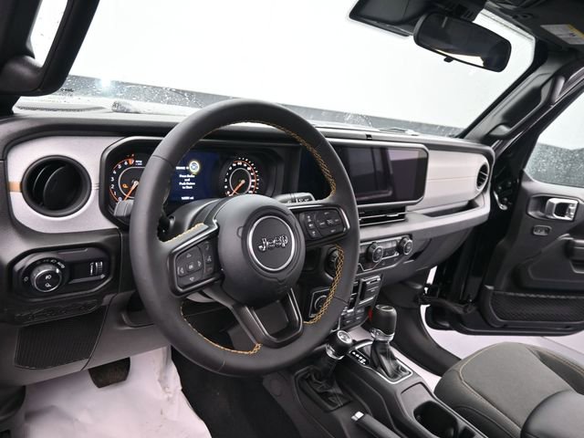 Used 2024 Jeep Gladiator Willys image 12