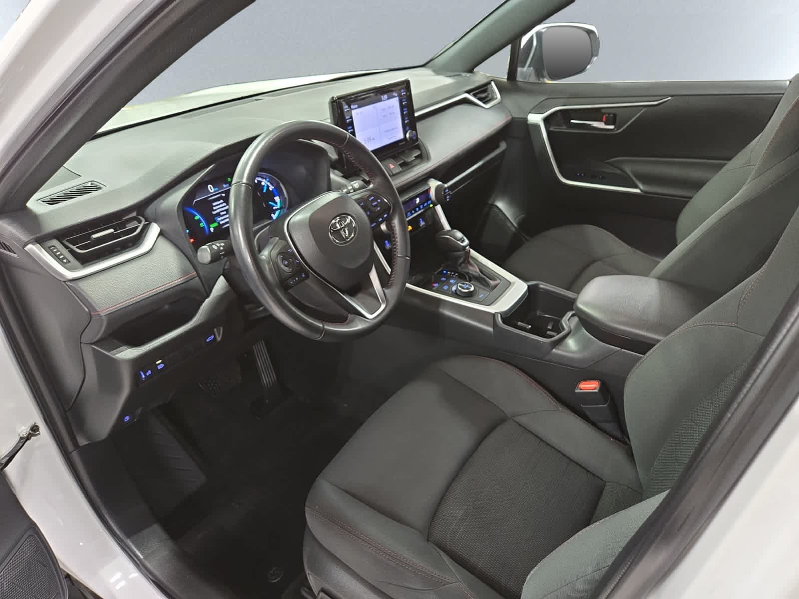 Used 2022 Toyota RAV4 SE w/ Carpet Mat Package (TMS) AWD/4WD image 6