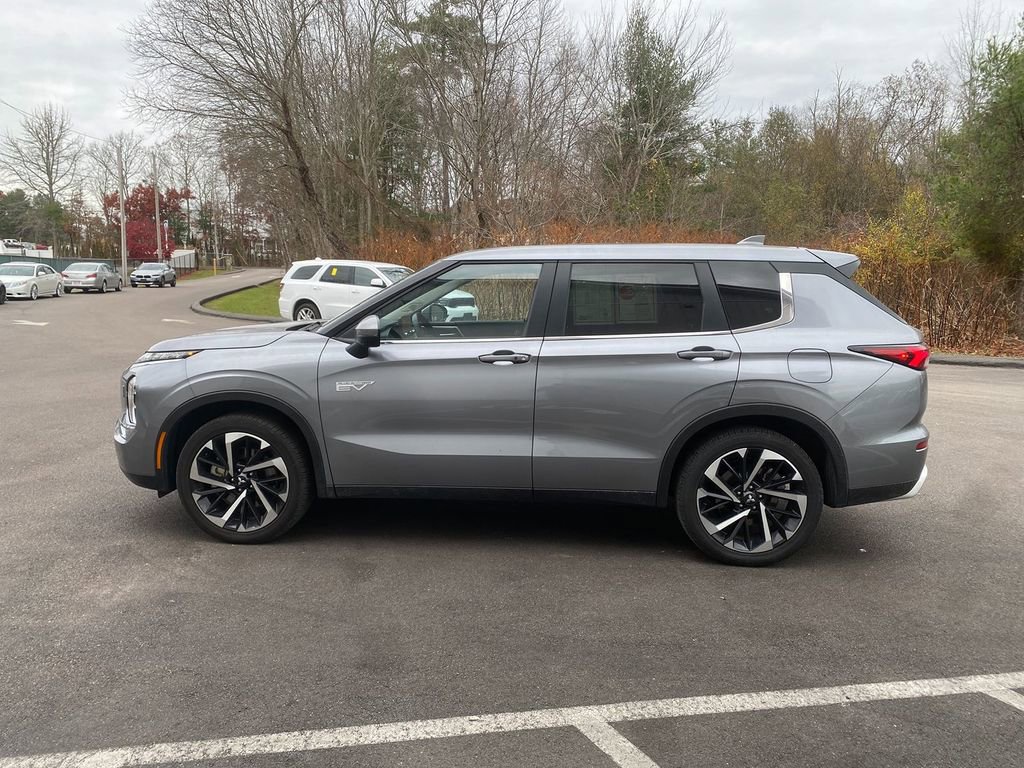 Used 2024 Mitsubishi Outlander SE image 9