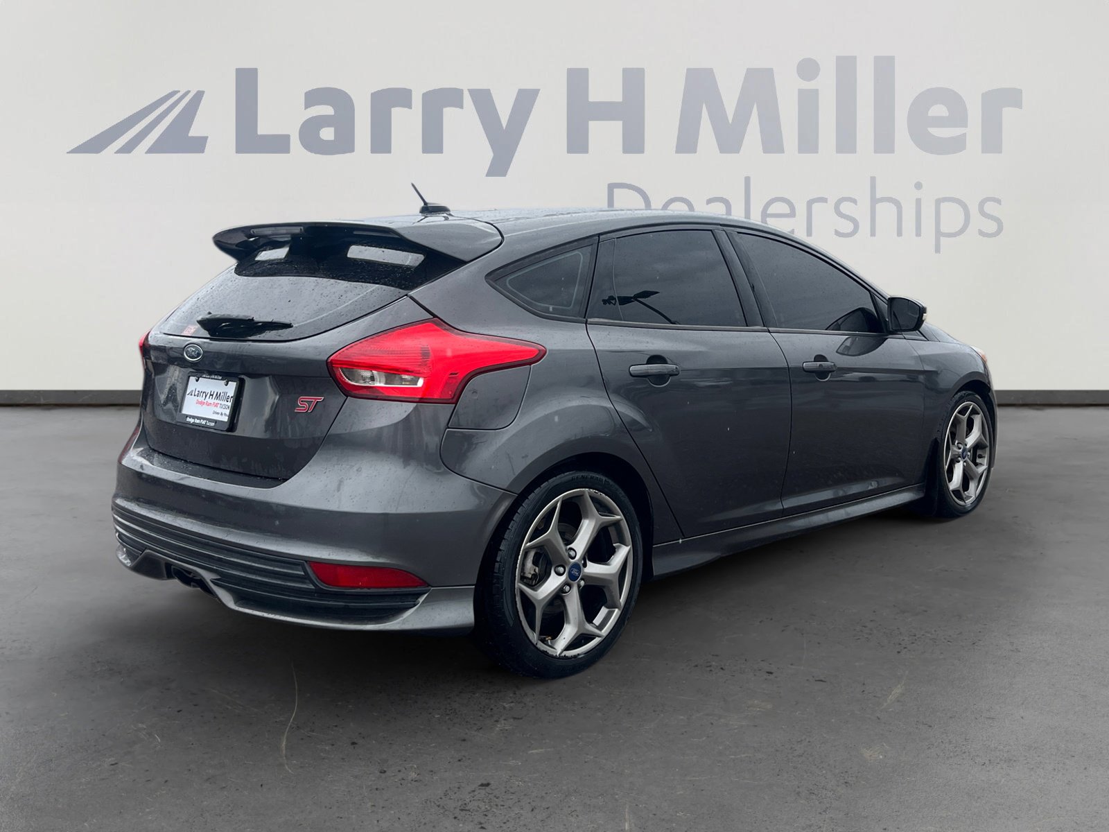 Used 2017 Ford Focus ST image 5