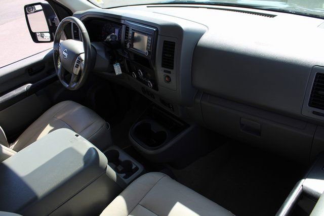 Used 2016 Nissan NV 3500 SL RWD image 21