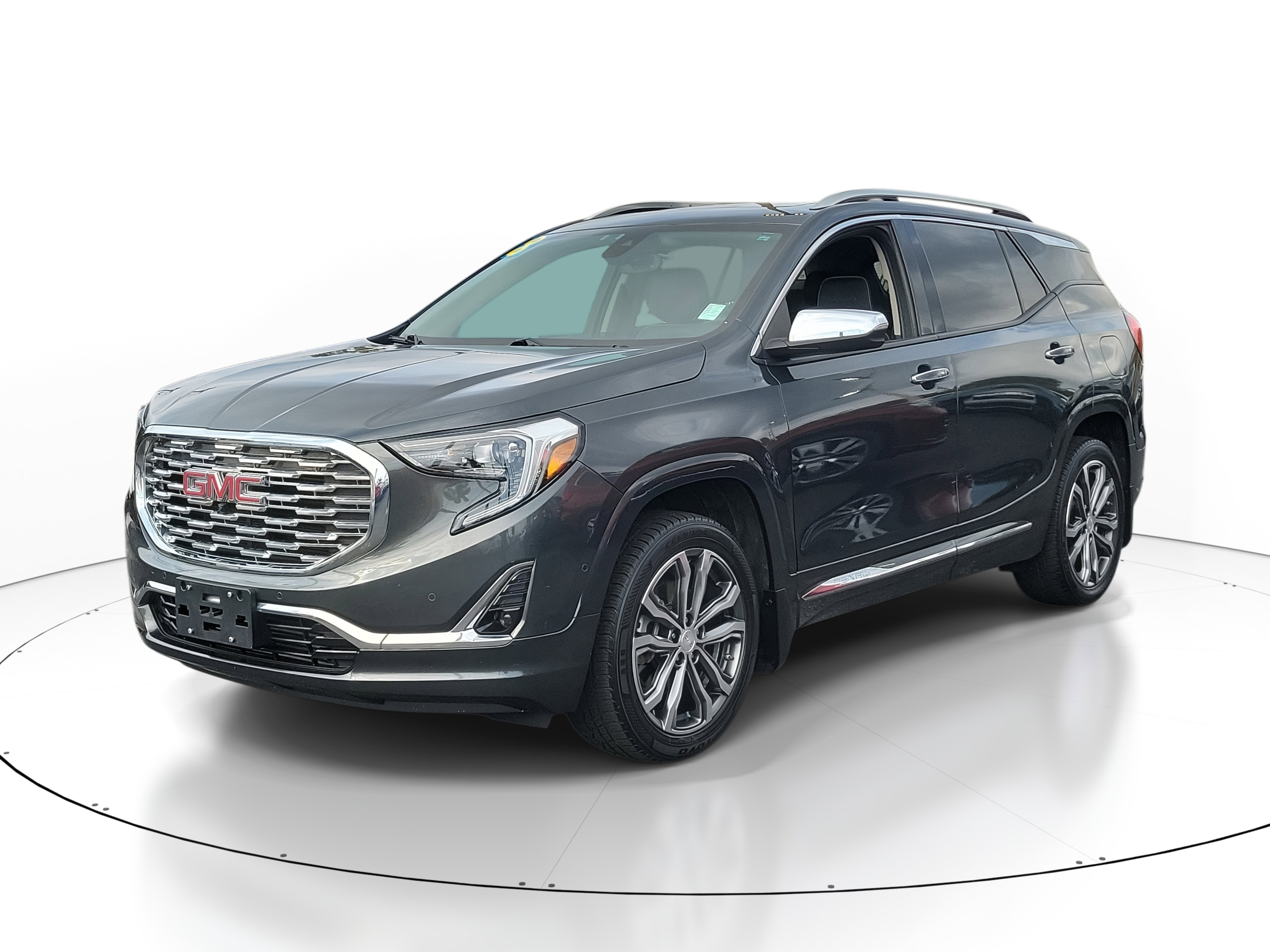 Used 2018 GMC Terrain Denali w/ Advanced Safety Package image 3