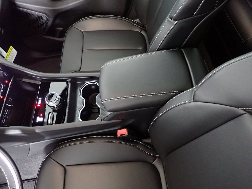 New 2025 Jeep Grand Cherokee Limited w/ Black Appearance Package image 31