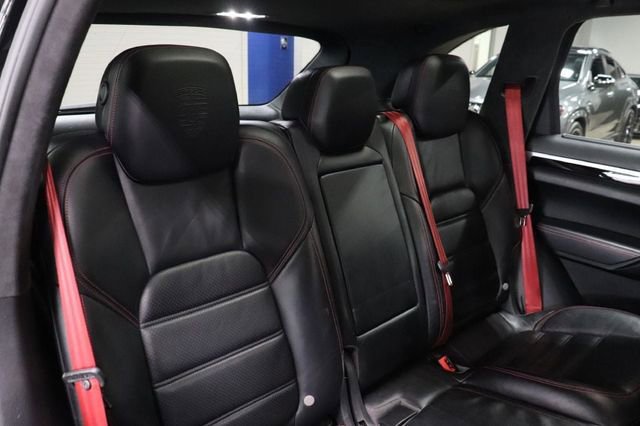 Used 2017 Porsche Cayenne Turbo AWD/4WD image 21
