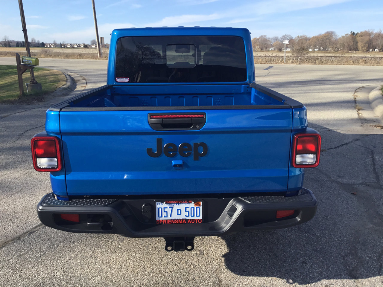 Used 2025 Jeep Gladiator Sport w/ Premium Package image 7