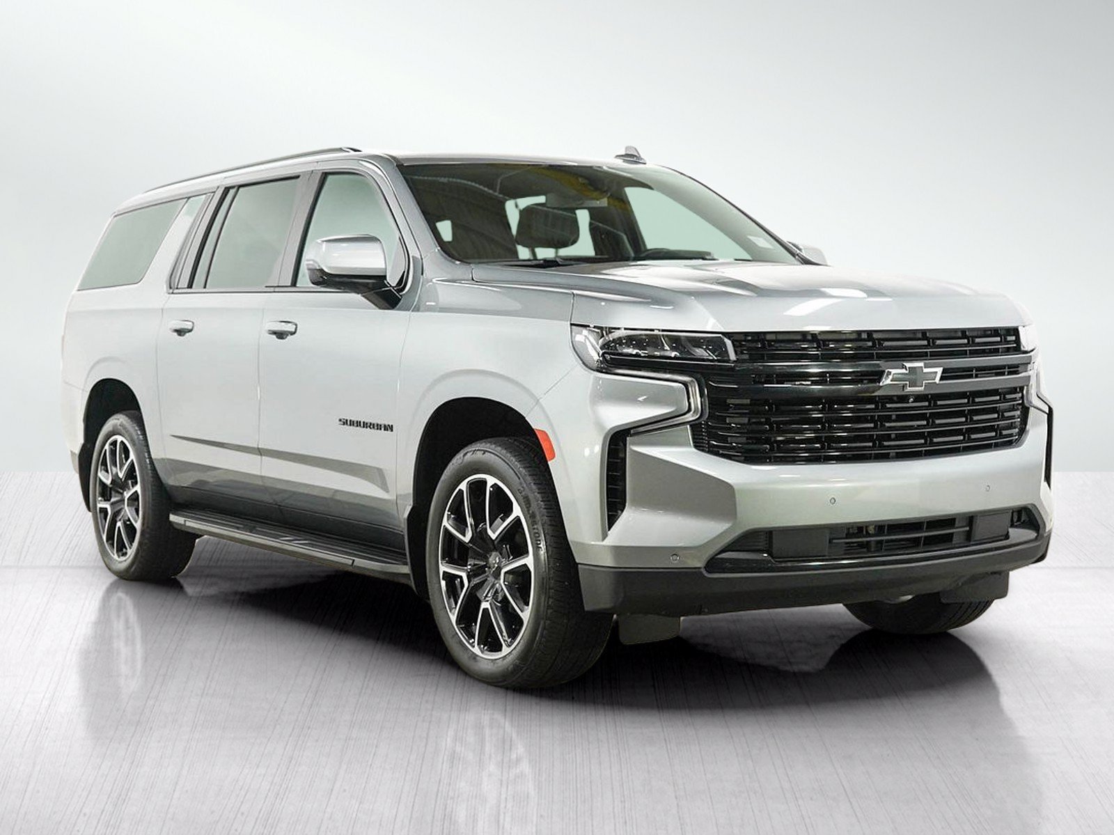 Used 2023 Chevrolet Suburban RST w/ Luxury Package AWD/4WD image 7