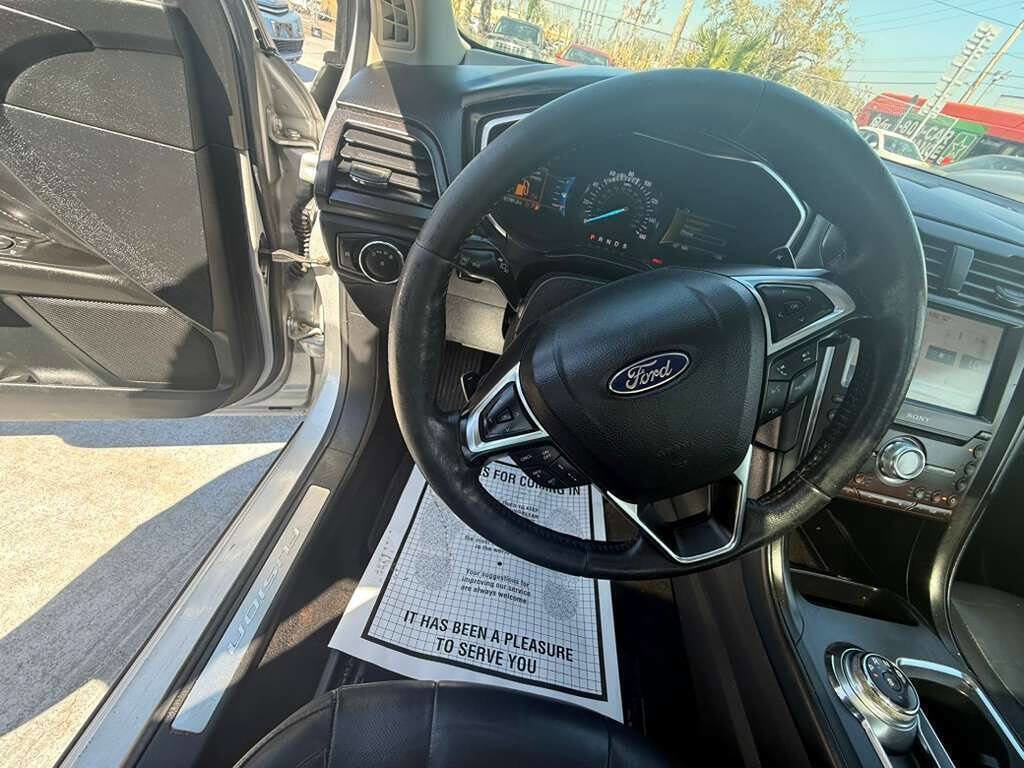 Used 2019 Ford Fusion Titanium image 6