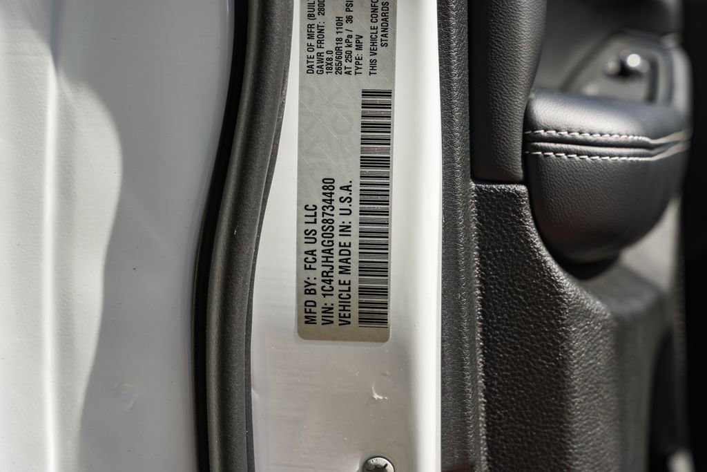 New 2025 Jeep Grand Cherokee Laredo X w/ Luxury Tech Group I image 38