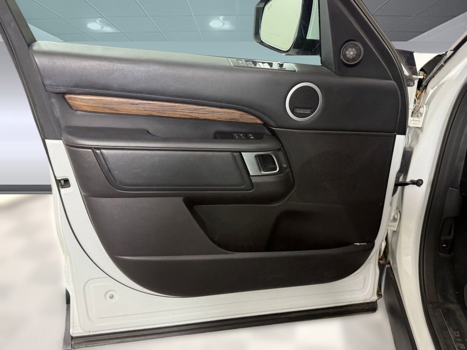 Used 2018 Land Rover Discovery HSE Luxury image 21