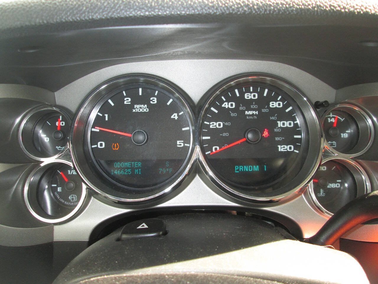 Used 2011 Chevrolet Silverado 2500 LT w/ Interior Plus Package AWD/4WD image 11