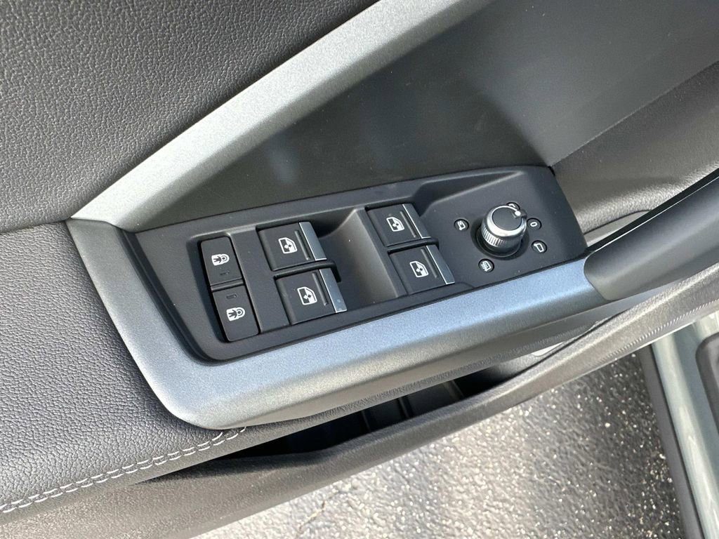 New 2025 Audi Q3 2.0T Premium image 12