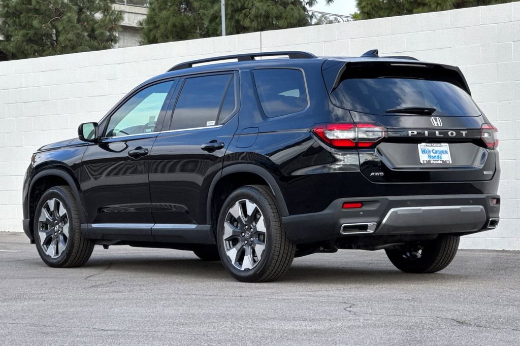 New 2026 Honda Pilot Touring image 6