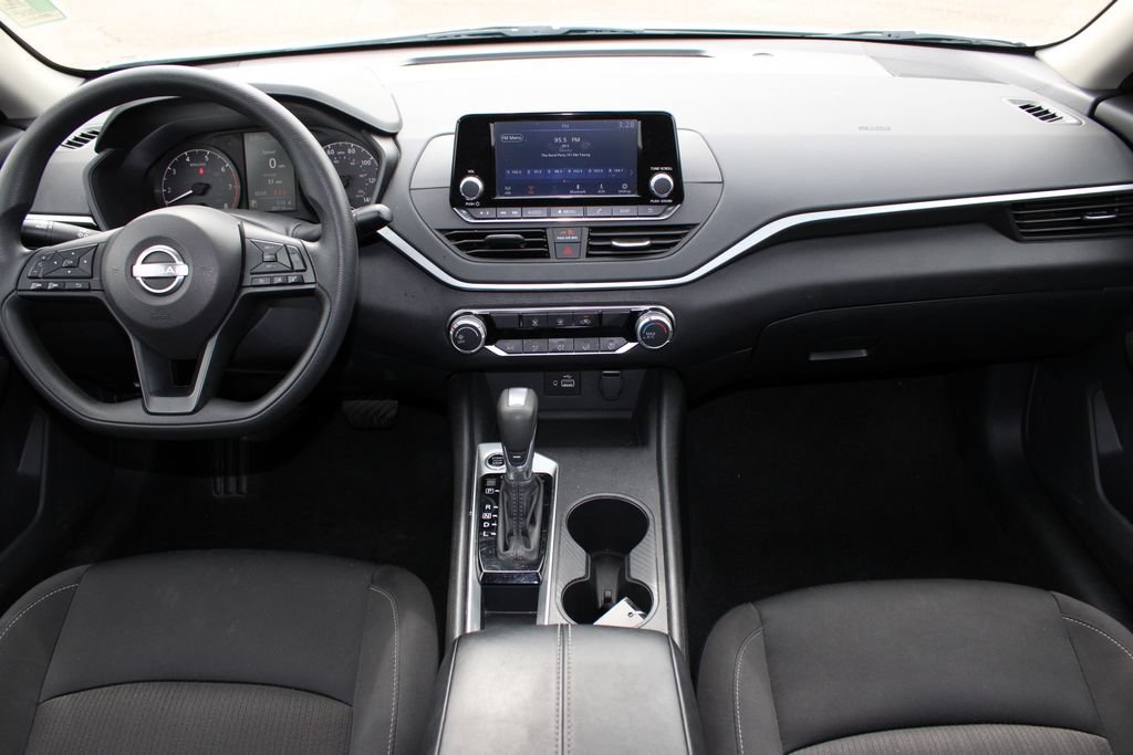 Used 2024 Nissan Altima 2.5 S FWD image 8