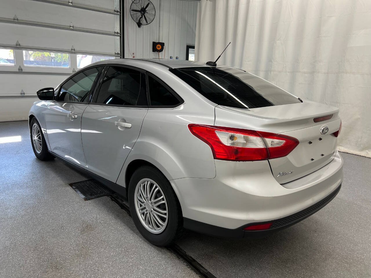 Used 2012 Ford Focus SE FWD image 6