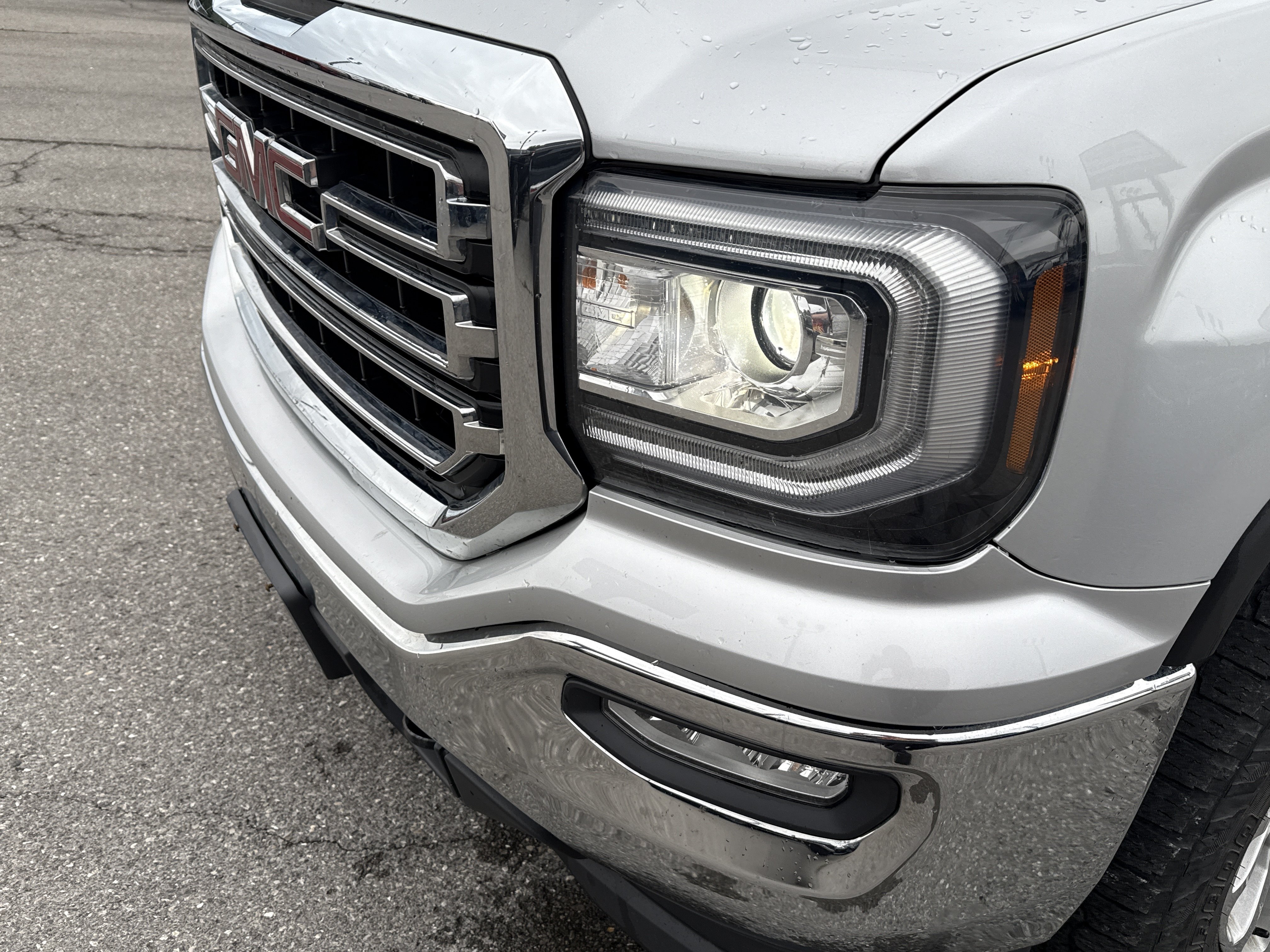 Used 2017 GMC Sierra 1500 SLE w/ SLE Value Package AWD/4WD image 10