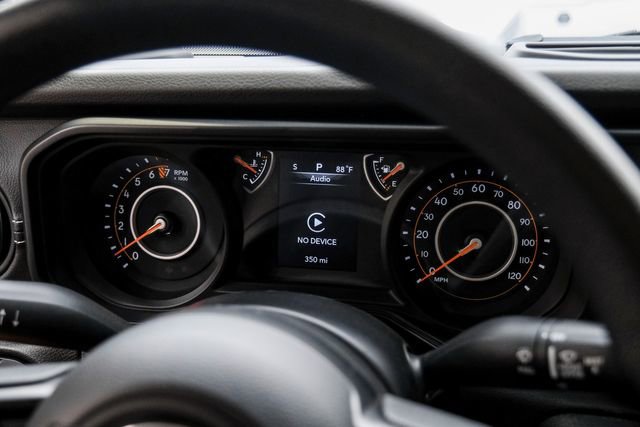 Used 2025 Jeep Gladiator Sport image 59