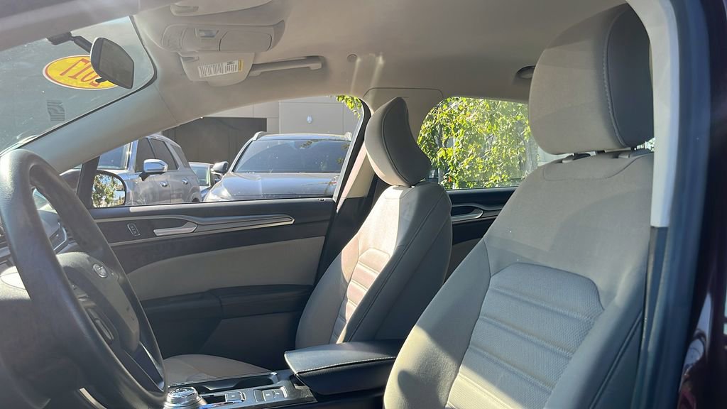 Used 2017 Ford Fusion S image 10
