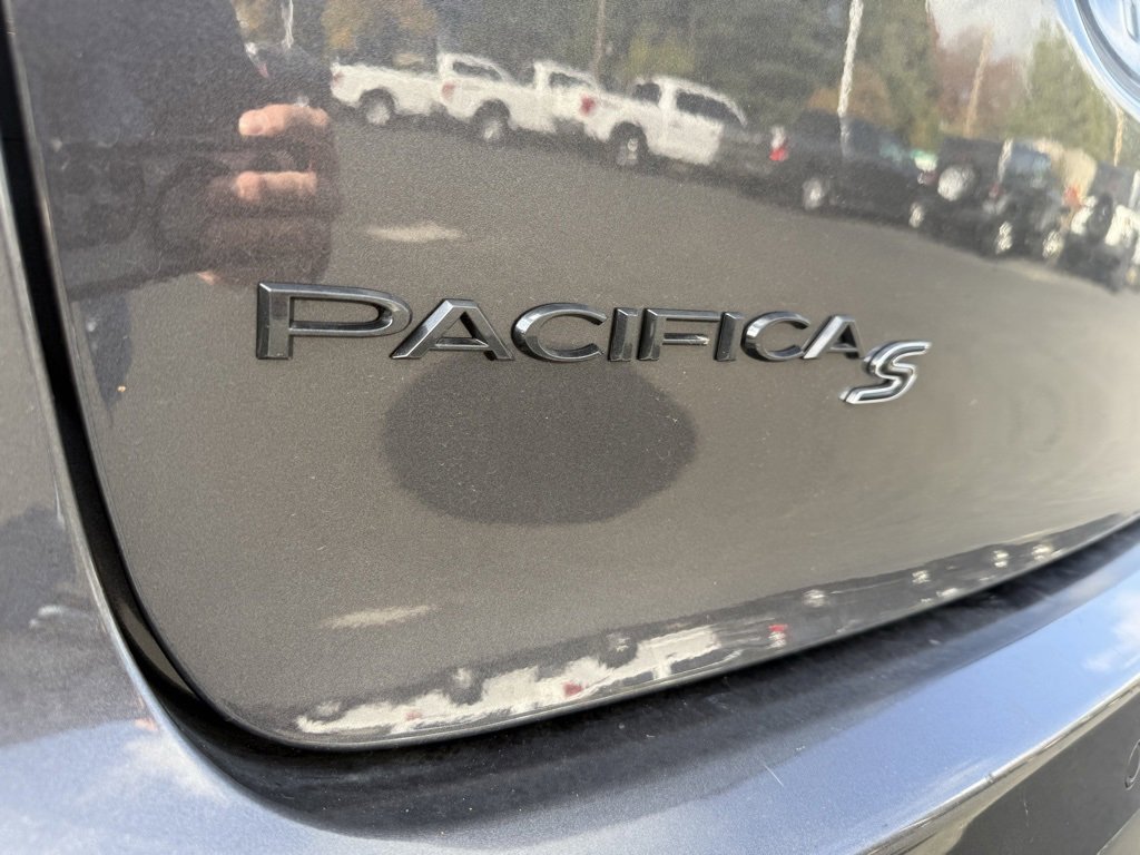 Used 2020 Chrysler Pacifica Limited w/ Advanced Safetytec Group image 11