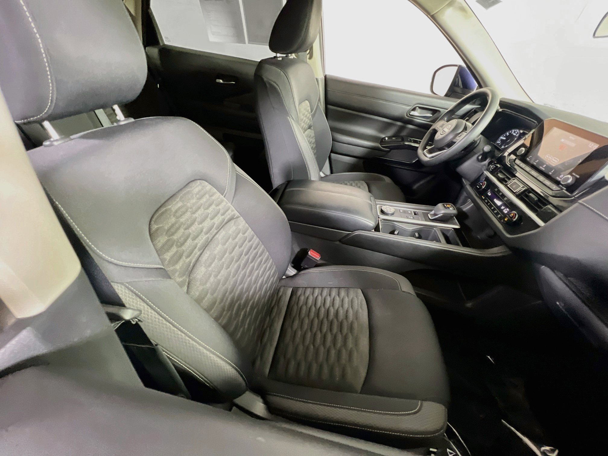 Used 2022 Nissan Pathfinder S AWD/4WD image 25