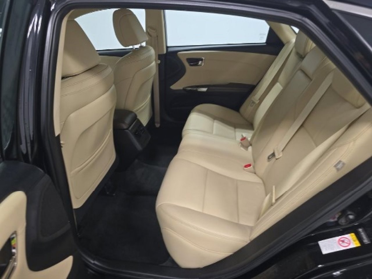 Used 2017 Toyota Avalon XLE Premium image 13