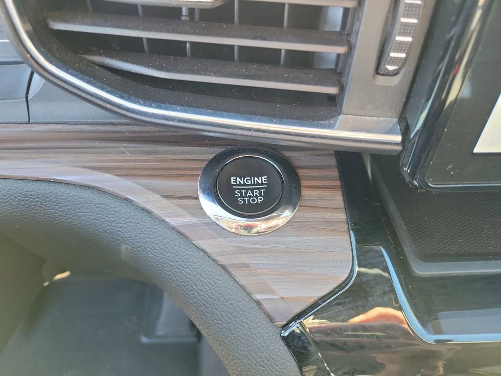 Used 2023 Ford Explorer Limited w/ Equipment Group 301A image 28