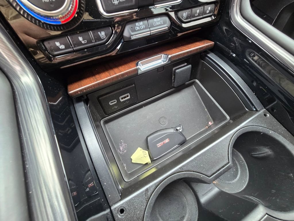 Used 2023 GMC Yukon Denali Ultimate image 15