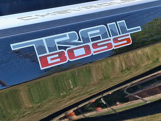 Used 2022 Chevrolet Silverado 1500 LT Trail Boss w/ LT Trail Boss Premium Package AWD/4WD image 28