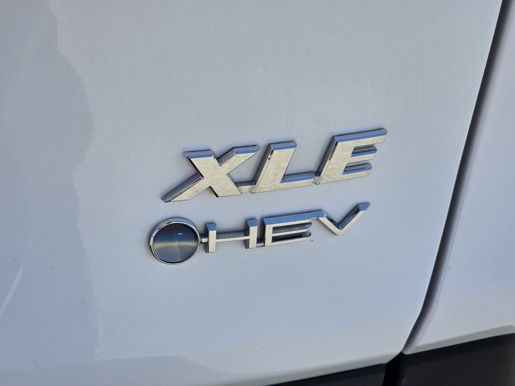 Used 2025 Toyota RAV4 XLE image 11