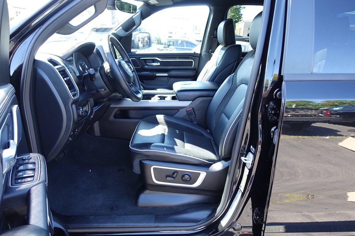 Used 2023 RAM 1500 Laramie AWD/4WD image 18