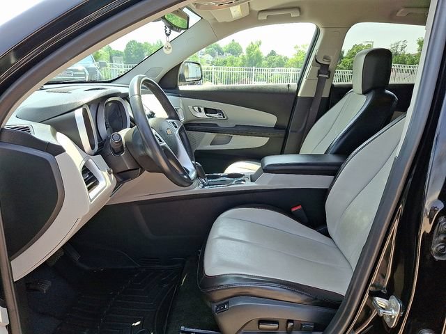 Used 2017 Chevrolet Equinox Premier w/ Enhanced Convenience Package AWD/4WD image 14