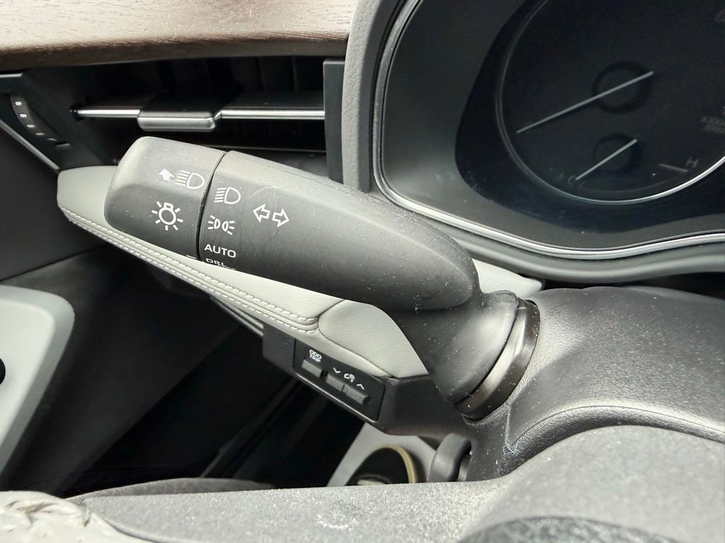Used 2022 Toyota Avalon Limited w/ Advanced Safety Package FWD image 24