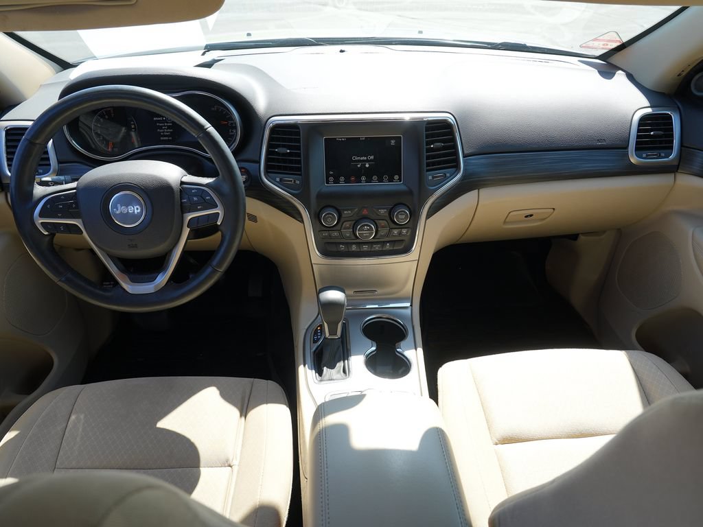 Used 2019 Jeep Grand Cherokee Laredo AWD/4WD image 25