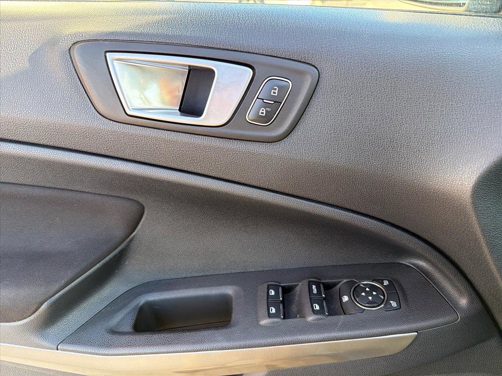 Used 2018 Ford EcoSport SE image 9